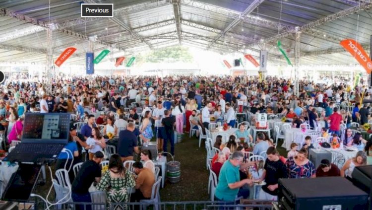 Milhares de pessoas prestigiam a Festa do 33º aniversário  de Mercedes, considerada uma das maiores já realizadas