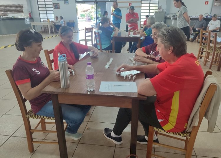 Mercedes conquista títulos no Bolãozinho e Voleibol Masculino nos Jogos Regionais da Pessoa Idosa