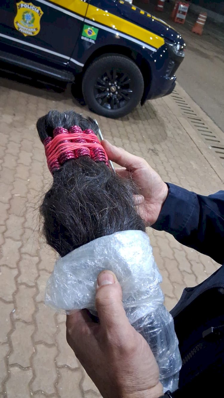 PRF apreende veículo com 50 kg de cabelos humanos avaliados em R$ 250 mil na região