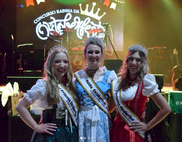 Eleita ontem a noite a Rainha da Oktoberfest 2025, casal Fritz e  Kleine Kinder 2025