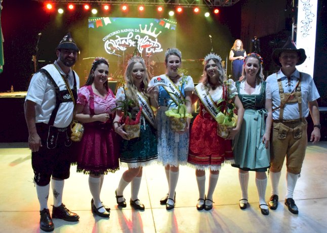 Eleita ontem a noite a Rainha da Oktoberfest 2025, casal Fritz e  Kleine Kinder 2025