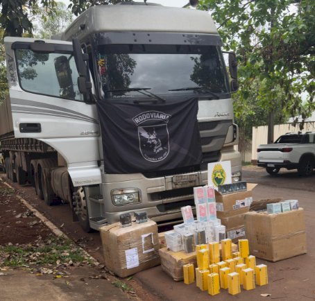 Polícia Militar apreende carga de cigarros eletrônicos e celulares contrabandeados em Guaíra