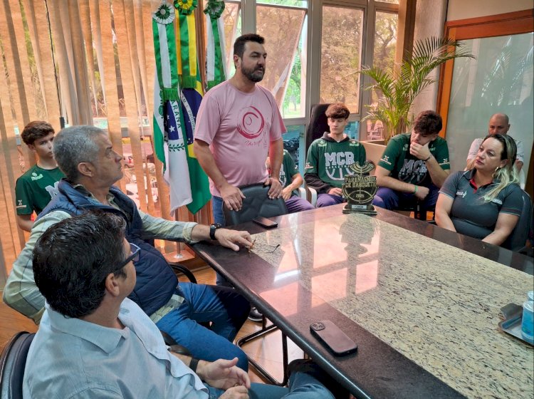 Atletas rondonenses são recebidos na prefeitura em reconhecimento às conquistas esportivas