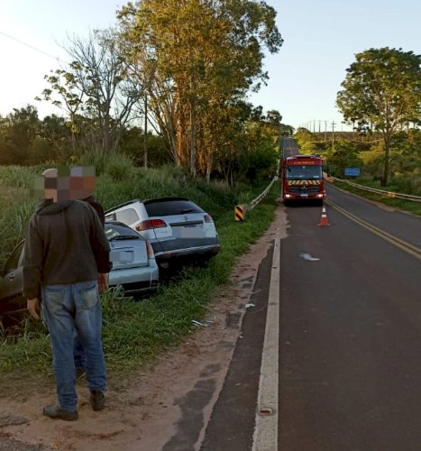 Dois acidentes  foram registrados  neste domingo pela 3ª CIA da polícia rodoviária em pouco mais de uma hora.