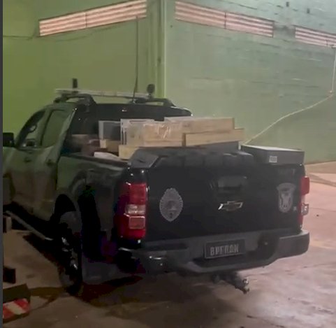 BPFRON e Polícia Federal apreendem milhões de droga e contrabando na fronteira