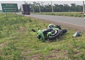 Três motociclistas ficam feridos em acidente na BR-163 entre Toledo e Marechal Cândido Rondon