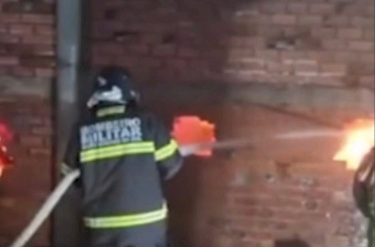 Bombeiros de Mundo Novo e Guaíra auxiliam no controle de Incêndio em Salto Del Guairá