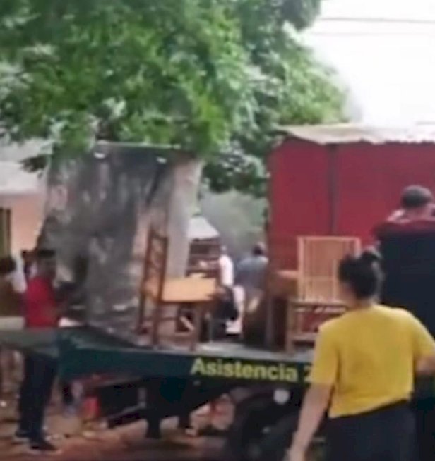 Bombeiros de Mundo Novo e Guaíra auxiliam no controle de Incêndio em Salto Del Guairá