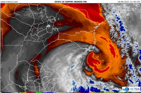 ATUALIZANDO: Ciclone extratropical  já mostra a sua cara  no Paraguai, proximo a fronteira com o Brasil