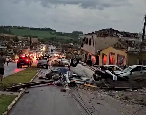 Tornado no Paraná: sobe para  6 o número de mortos e mais de 630 feridos após tragédia em Rio Bonito do Iguaçu