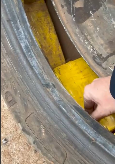 PRF apreende mais de 83 quilos de cocaína escondidos em pneus de carreta na BR-277, em Cascavel