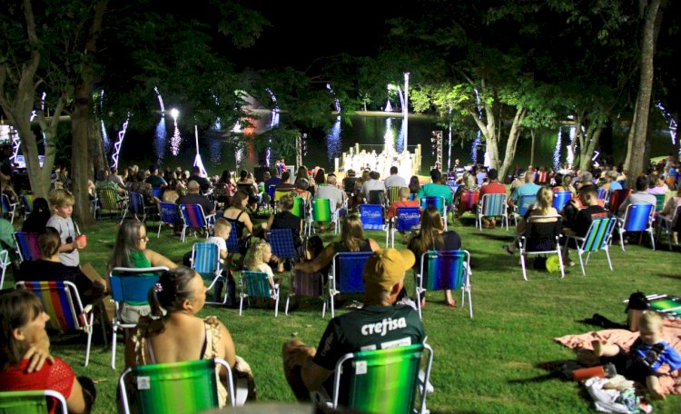 Noite de Luz transforma Lago Municipal em cenário mágico e emociona público em Nova Santa Rosa