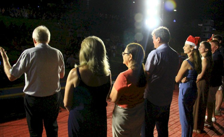 Noite de Luz transforma Lago Municipal em cenário mágico e emociona público em Nova Santa Rosa