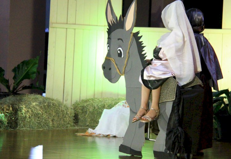 Comunidade lota a praça de Alto Santa Fé para prestigiar apresentações de Natal