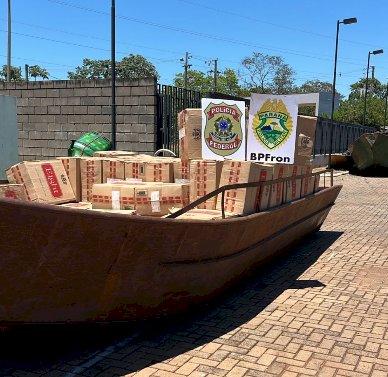 BPFRON e Polícia Federal apreendem embarcação com cigarros contrabandeados em Mercedes