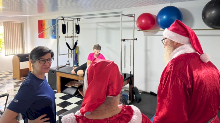 Papai Noel visita o comércio de Nova Santa Rosa e leva o espírito natalino às empresas