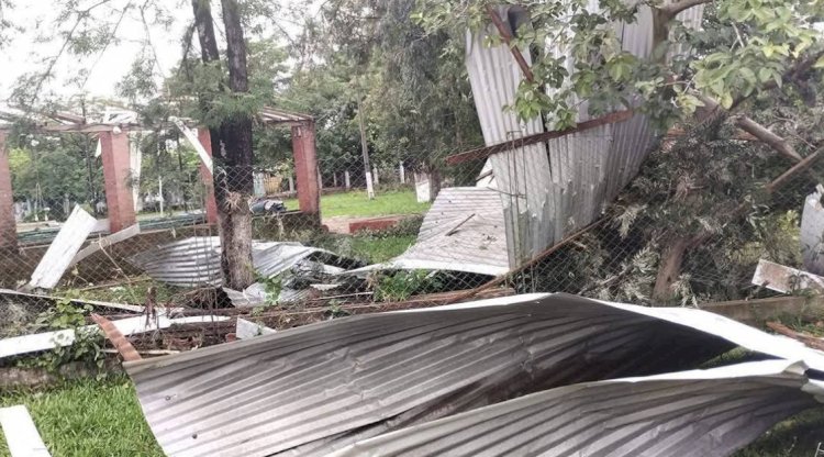 Tornado provoca pânico e causa estragos em Santa Rosa del Monday, no Paraguai